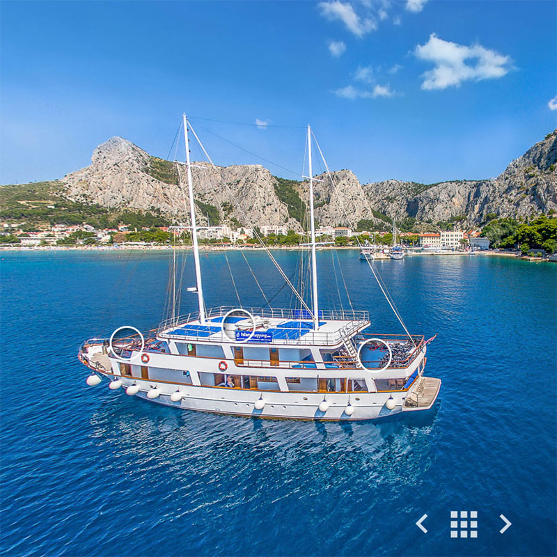 Motor Yacht Romantica